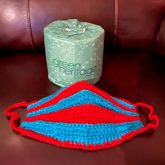 Hand-knitted Face Mask - Picture 4 of 12